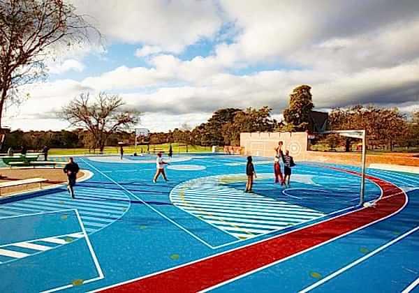 Çok amaçlı spor sahaları yapımı